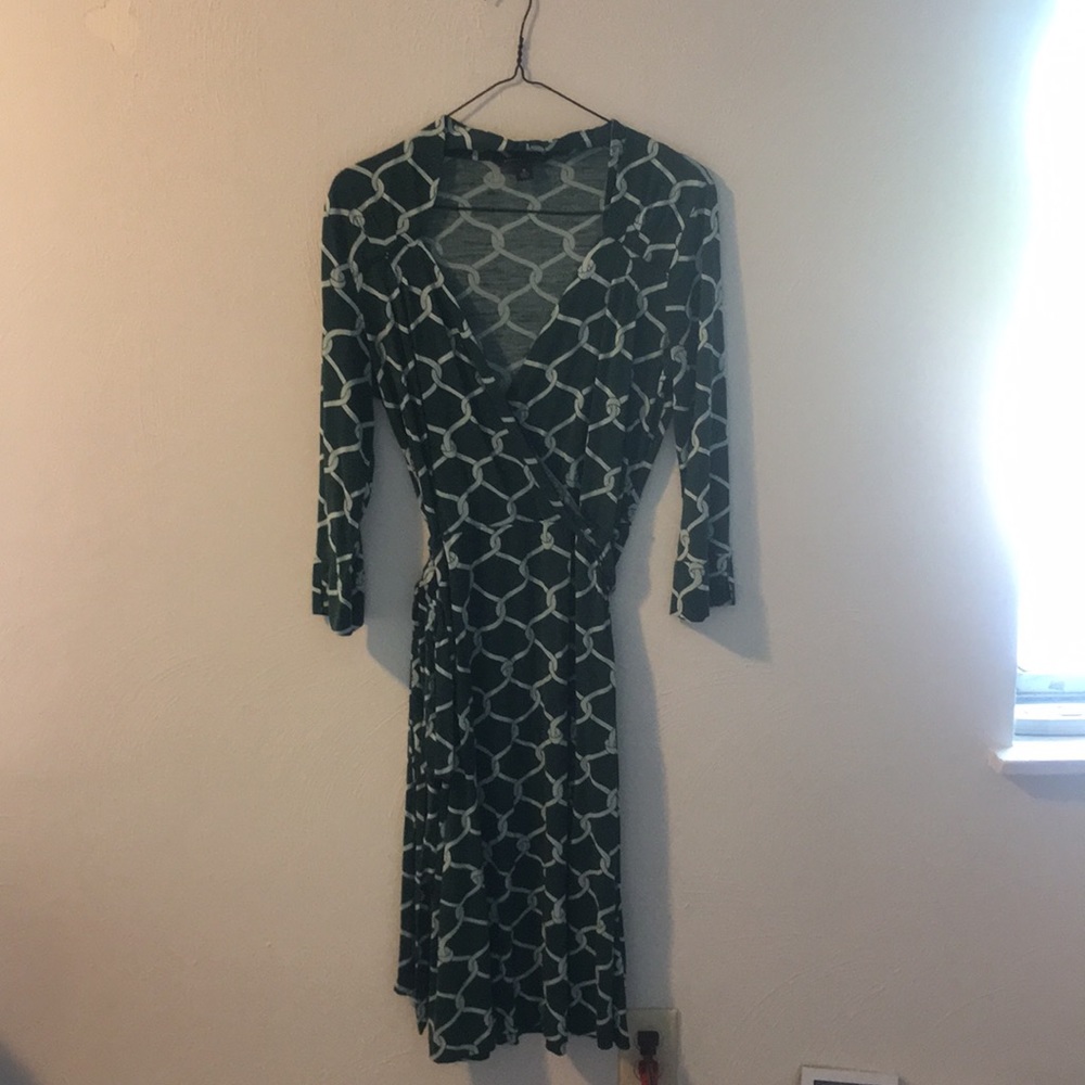 Banana Republic M Green Patterned Wrap Dress